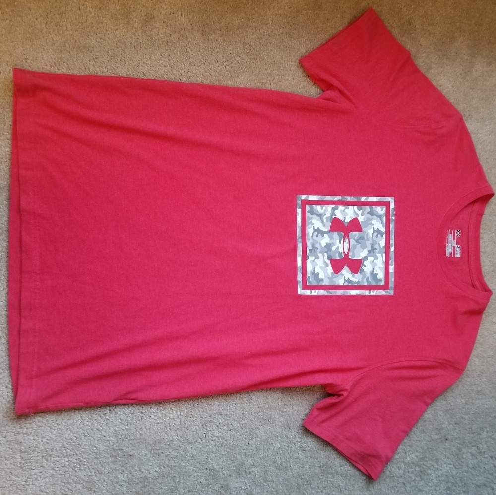 Under Armour T-shirt